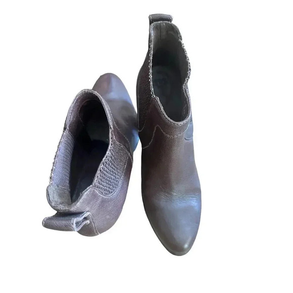 UGG Australia Women's Brown Leather Cobie Round Toe Heel Bootie Size 9.5 - Picture 6 of 10